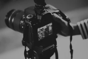 I will assist in setting up and managing photography projects